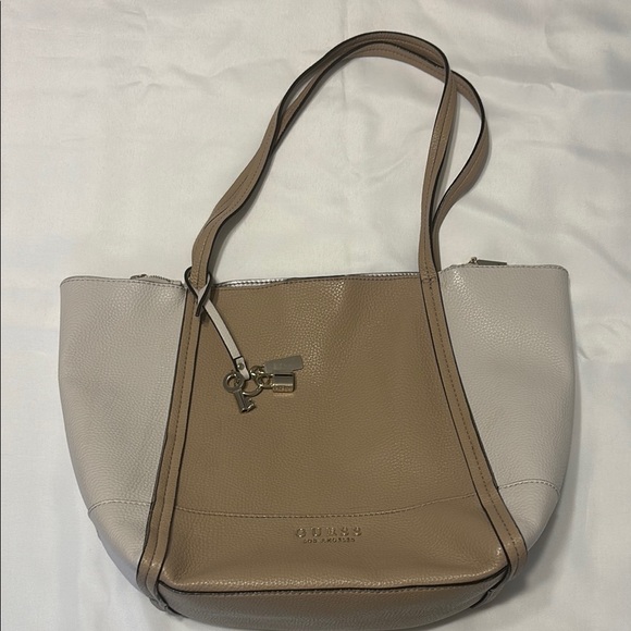 Guess Heidi Tote Purse Preloved - Picture 1 of 11